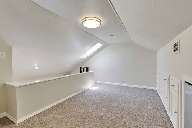 Building Photo - 8888 Tallwood Dr
