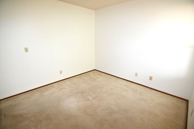Building Photo - 1032 Summerplace Dr