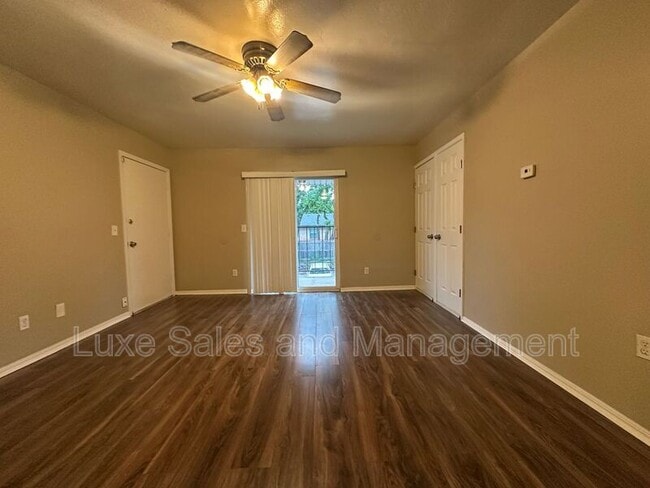 Building Photo - 6032 NW Expressway