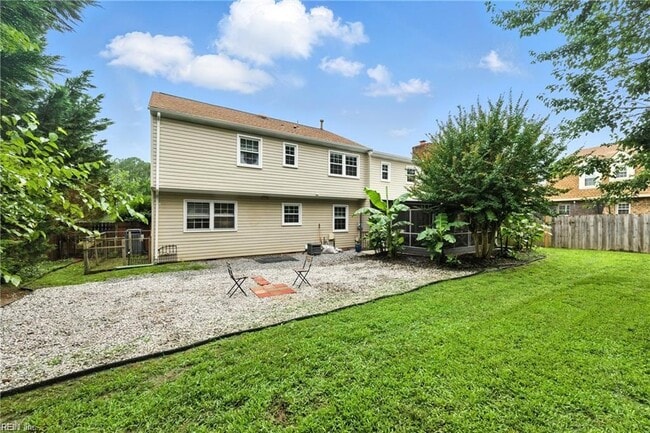 Building Photo - 707 Lipton Dr