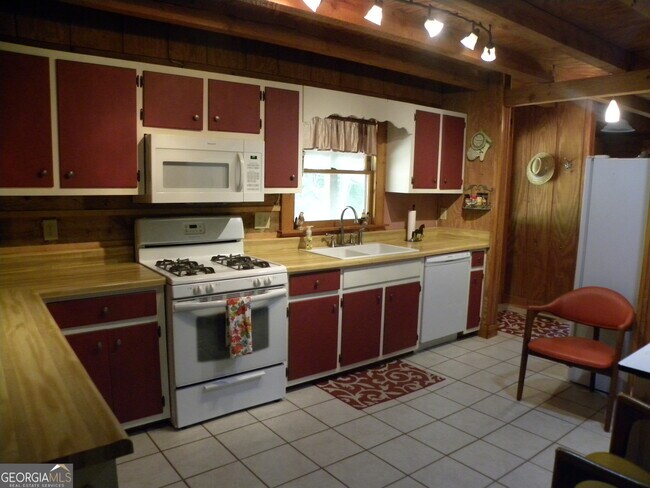 Building Photo - 153 Will Zoellner Ln