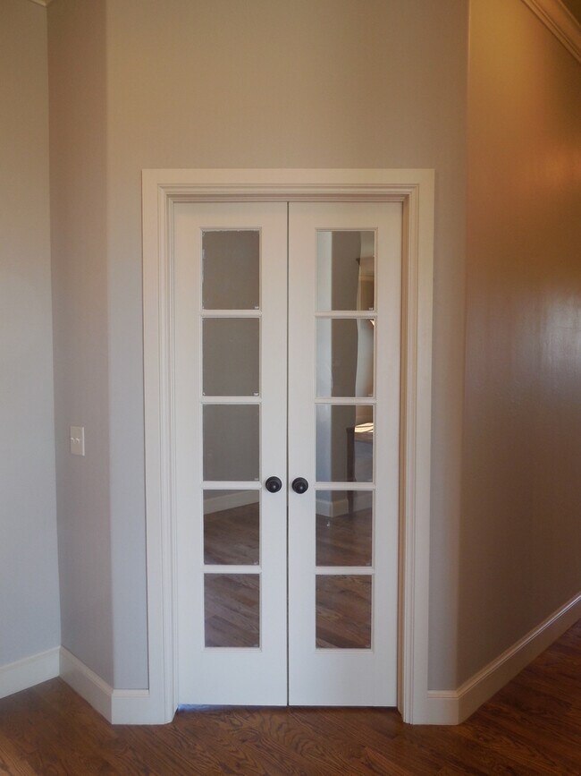 Building Photo - Fully Furnished TWO BEDROOM/ TWO BATHROOM WITH STUDY-