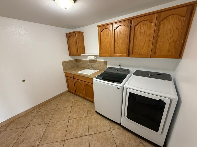 Building Photo - 13001 NE 89th St