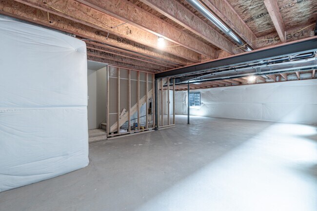 Building Photo - 6736 Skuna Dr