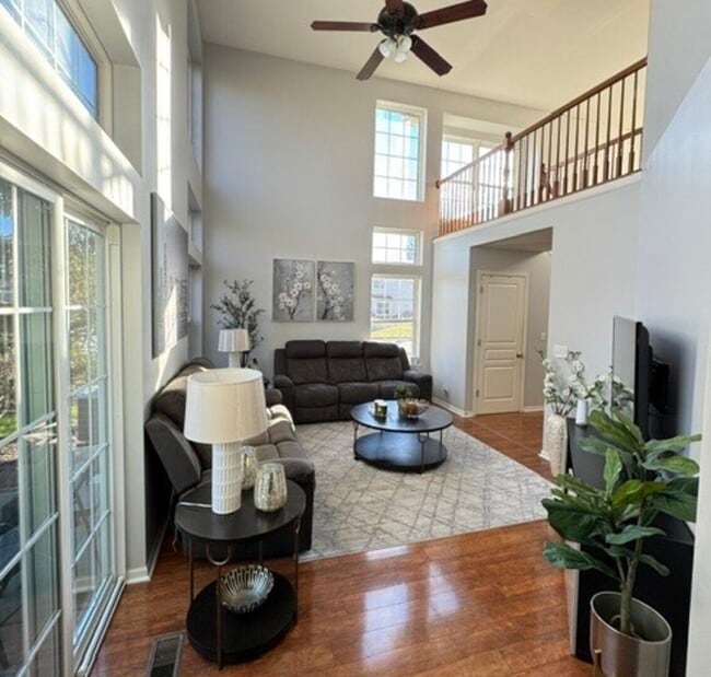 Building Photo - 9363 Rainsford Dr