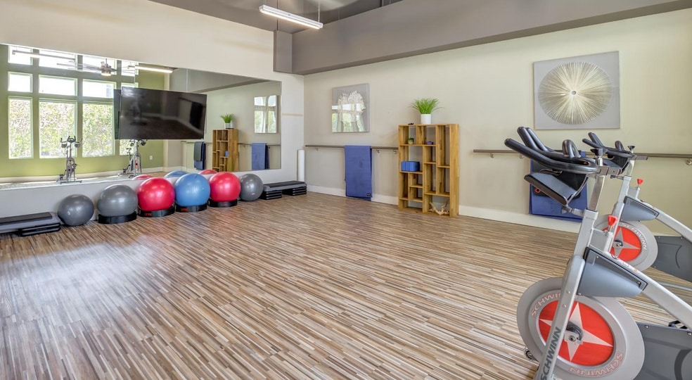 Building Photo - 949 Cleveland St