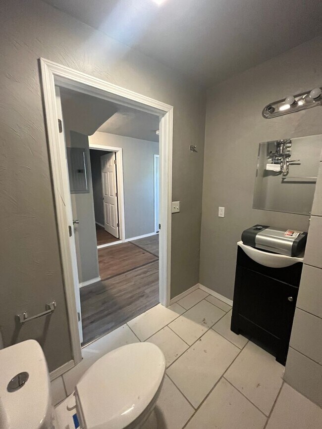 Building Photo - Cozy 1 Bed / 1 Bath Rear Home with Private Fenced Yard – Tulsa