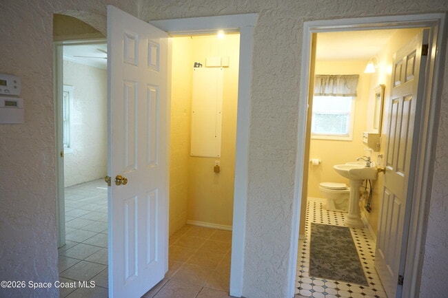 Building Photo - 2812 Shwonda Ave NE