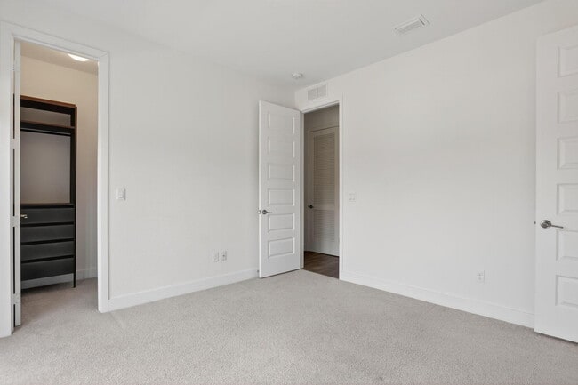 Building Photo - 10990 Oceano Wy