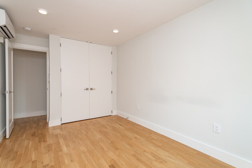 Building Photo - 334 Harvard St