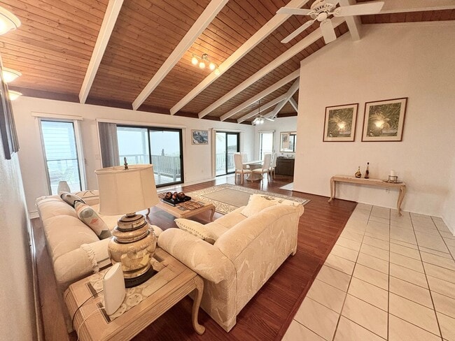 Building Photo - Stunning Ocean View 4/4 Home in Highly Desirable Neighborhood