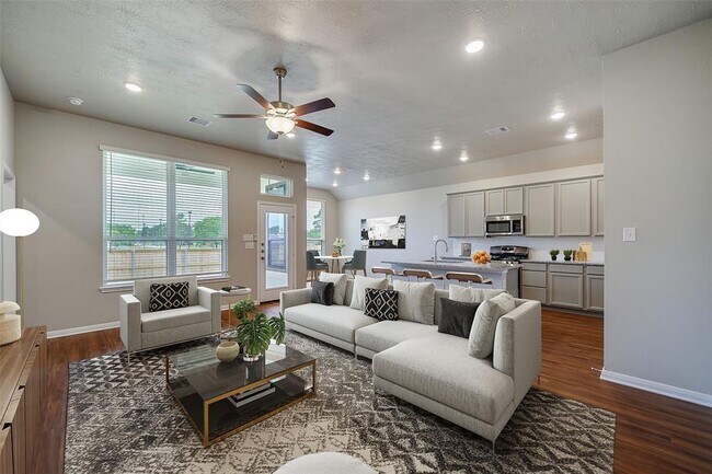 Building Photo - 1026 Tomball Downs Dr