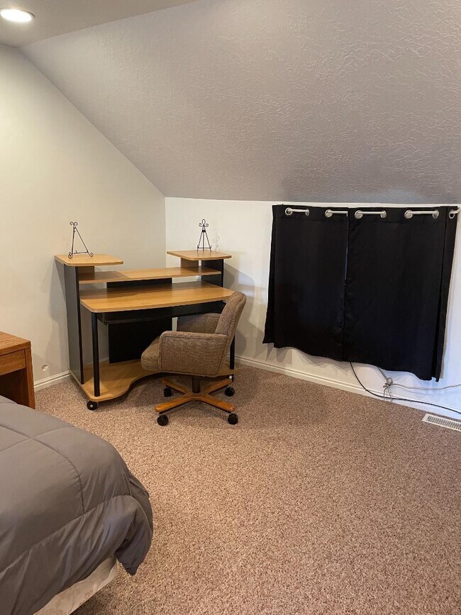 Building Photo - 113 Wyoming State Hwy 233