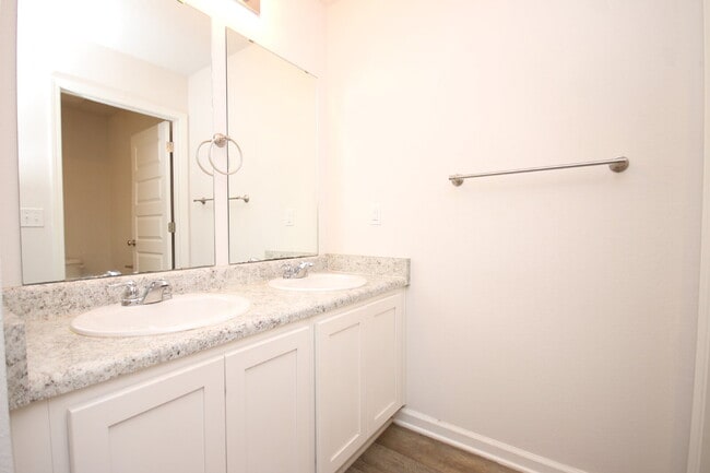 Building Photo - Spacious 5-Bedroom Home Near NAS with Move...