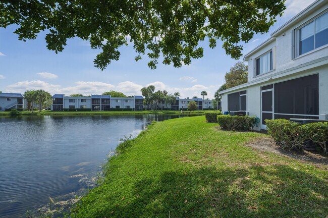 Building Photo - 16635 Hemingway Dr