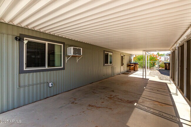 Building Photo - 3609 N Montana Ave