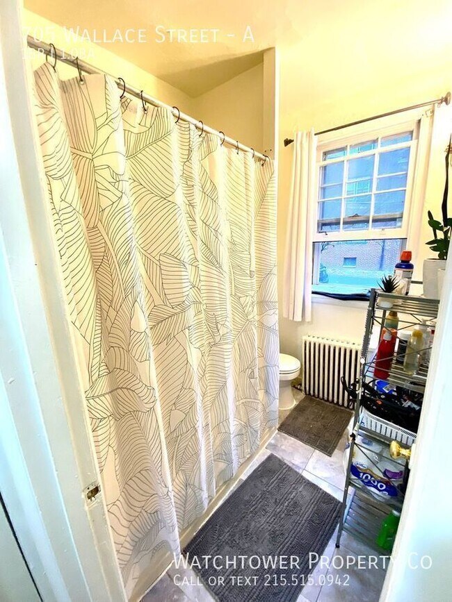 Building Photo - 705 Wallace St