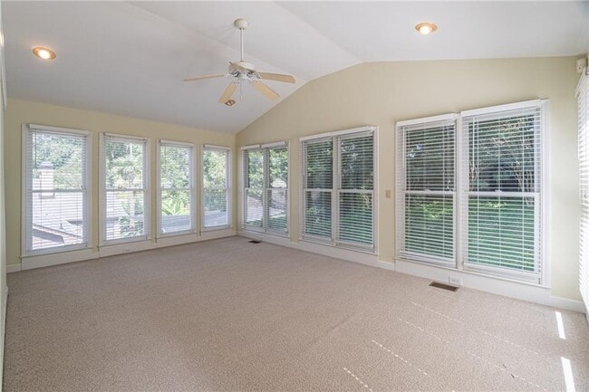Building Photo - 5646 Nottingham Dr NW