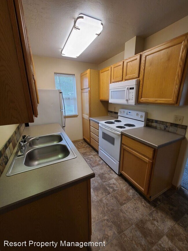 Building Photo - 3 br, 2 bath House - 2337 N. 13th St