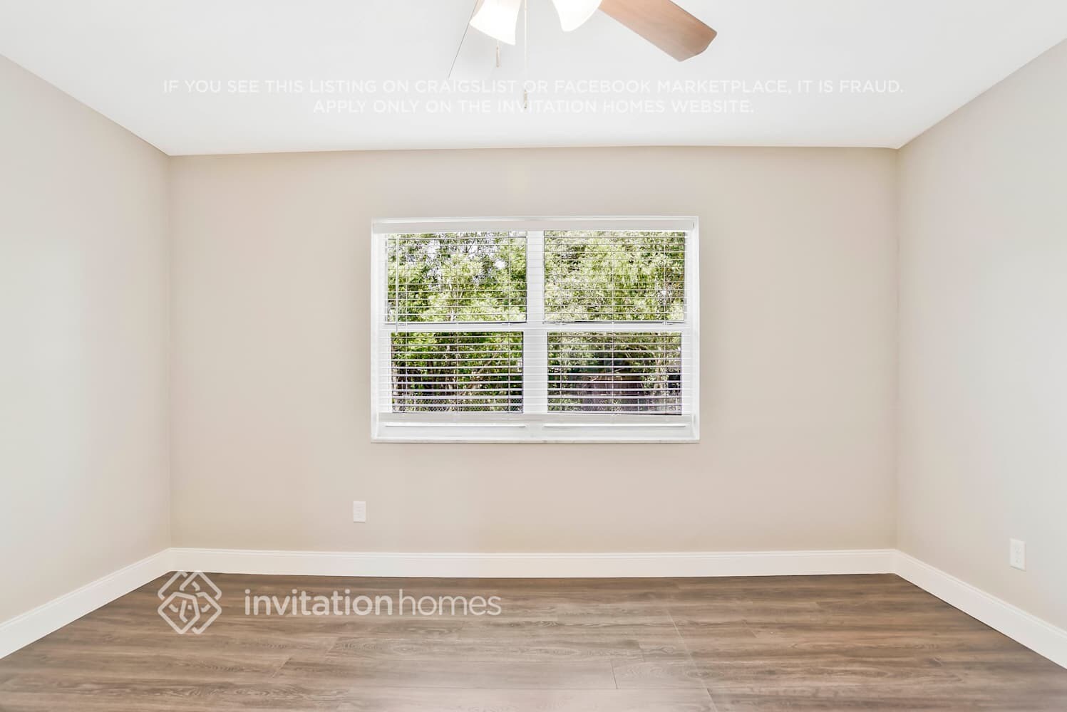 Building Photo - 1088 E Page Dr