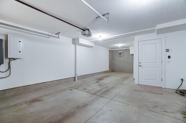 Heated garage - 438 Northern Ave