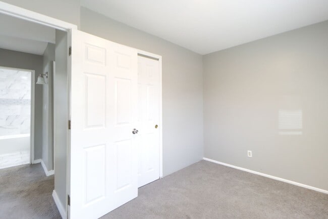Building Photo - Spacious & Stylish 4-Bedroom Home