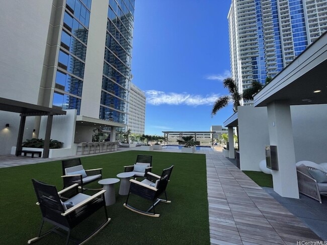 Building Photo - 1388 Kapiolani Blvd