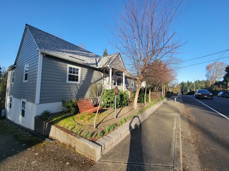 Building Photo - 8385 SW Avery St