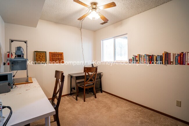 Building Photo - 5470 Sacramento Pl