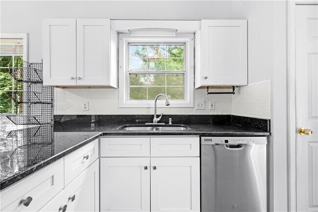 Building Photo - 3075 Dogwood Creek Pkwy NW