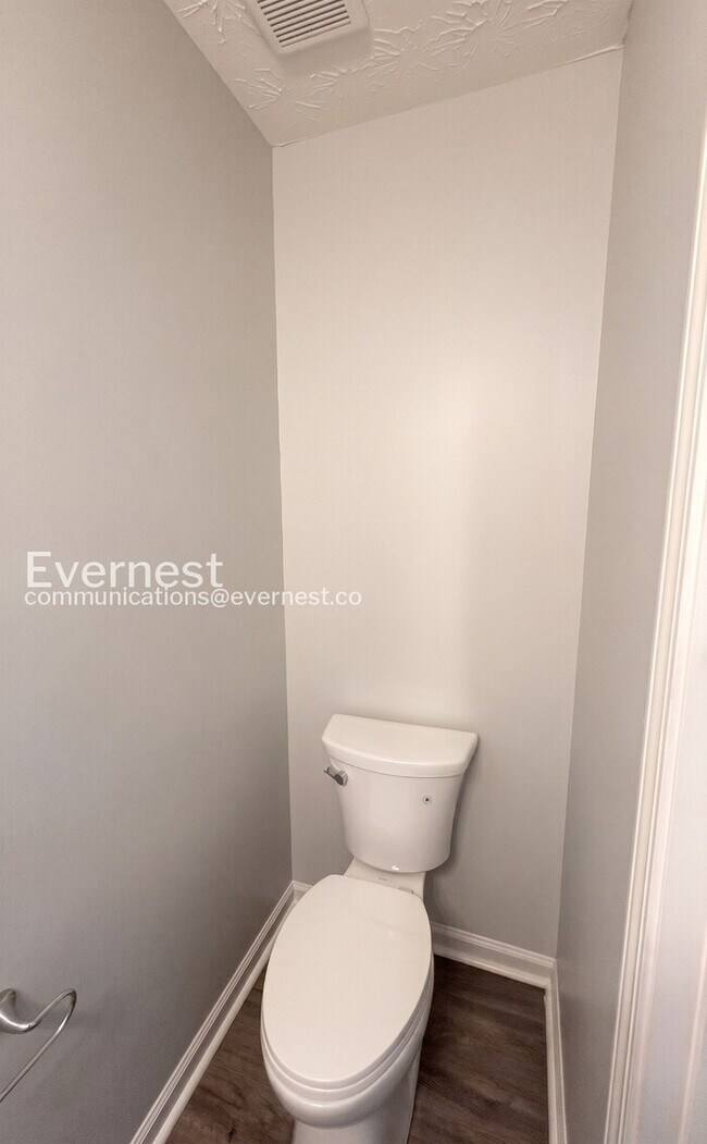 Building Photo - 459 Sawtooth Ln