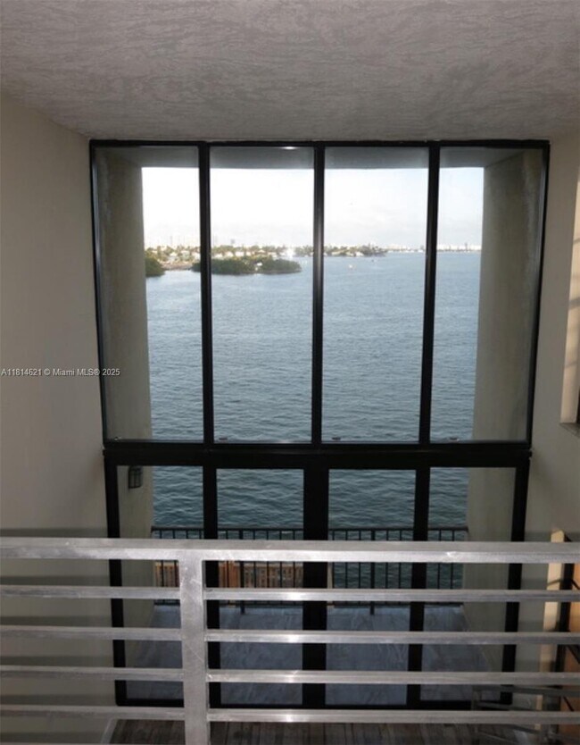 Building Photo - 7899 NE Bayshore Ct