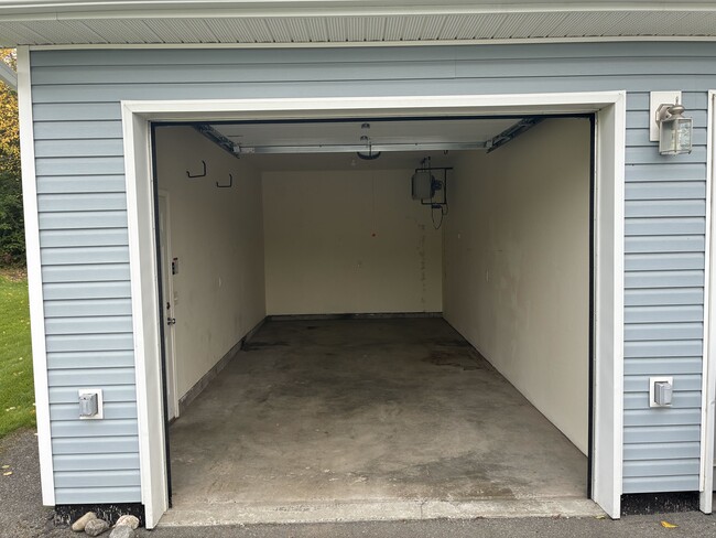 Building Photo - 1794 E Neil Cir