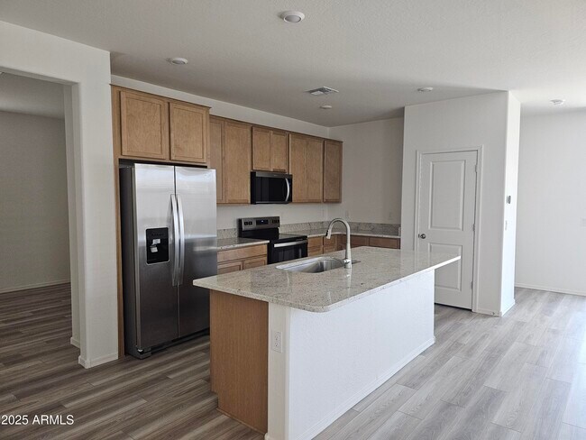 Building Photo - 1447 W Pima Ave