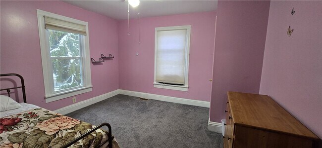 Building Photo - 30 Flanders St