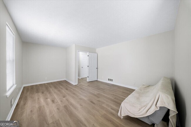 Building Photo - 103 Farmington Dr