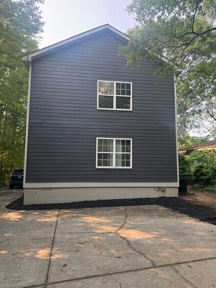 Building Photo - 2495 Donald Lee Hollowell Pky NW