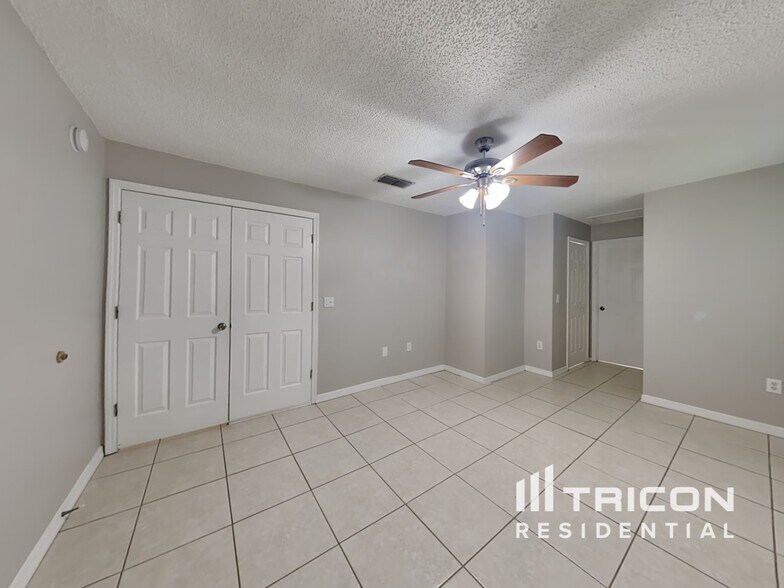 Building Photo - 24 Pineland Ln