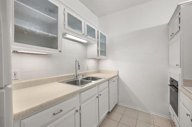 Building Photo - 2105 Count Fleet Dr