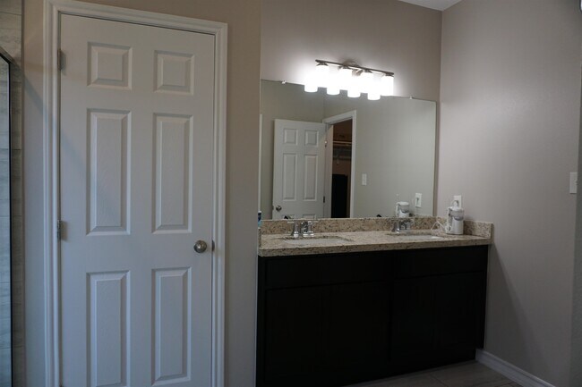 Building Photo - 1610 Alborada Dr.