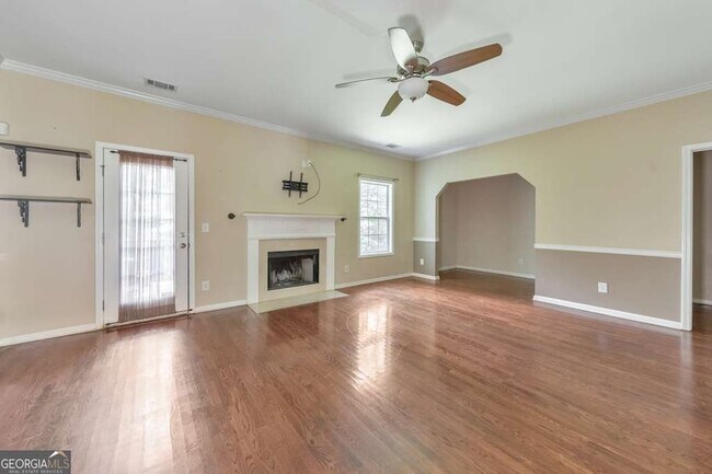 Building Photo - 1086 South Gordon Rd SW