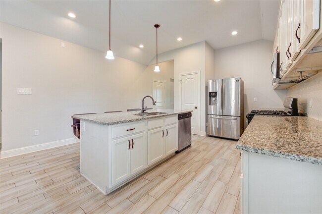 Building Photo - 3805 Shelby Cir