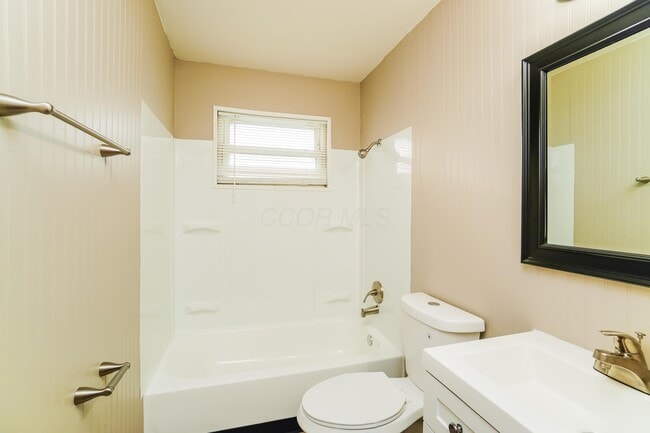 Building Photo - 2722 Key Pl