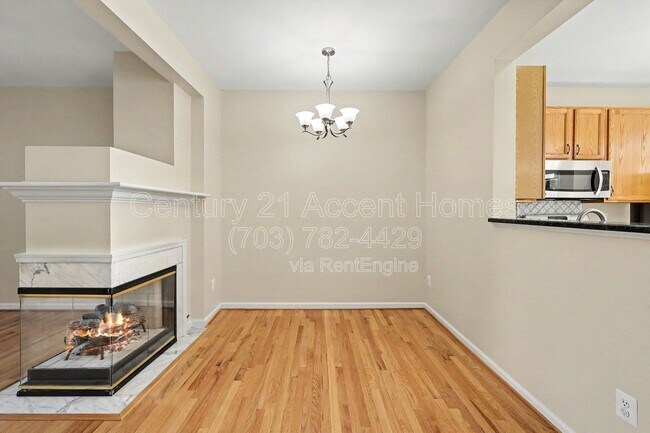 Building Photo - 968 Harrison Cir