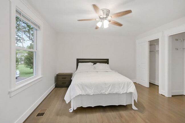 Building Photo - 7900 Heritage Dr