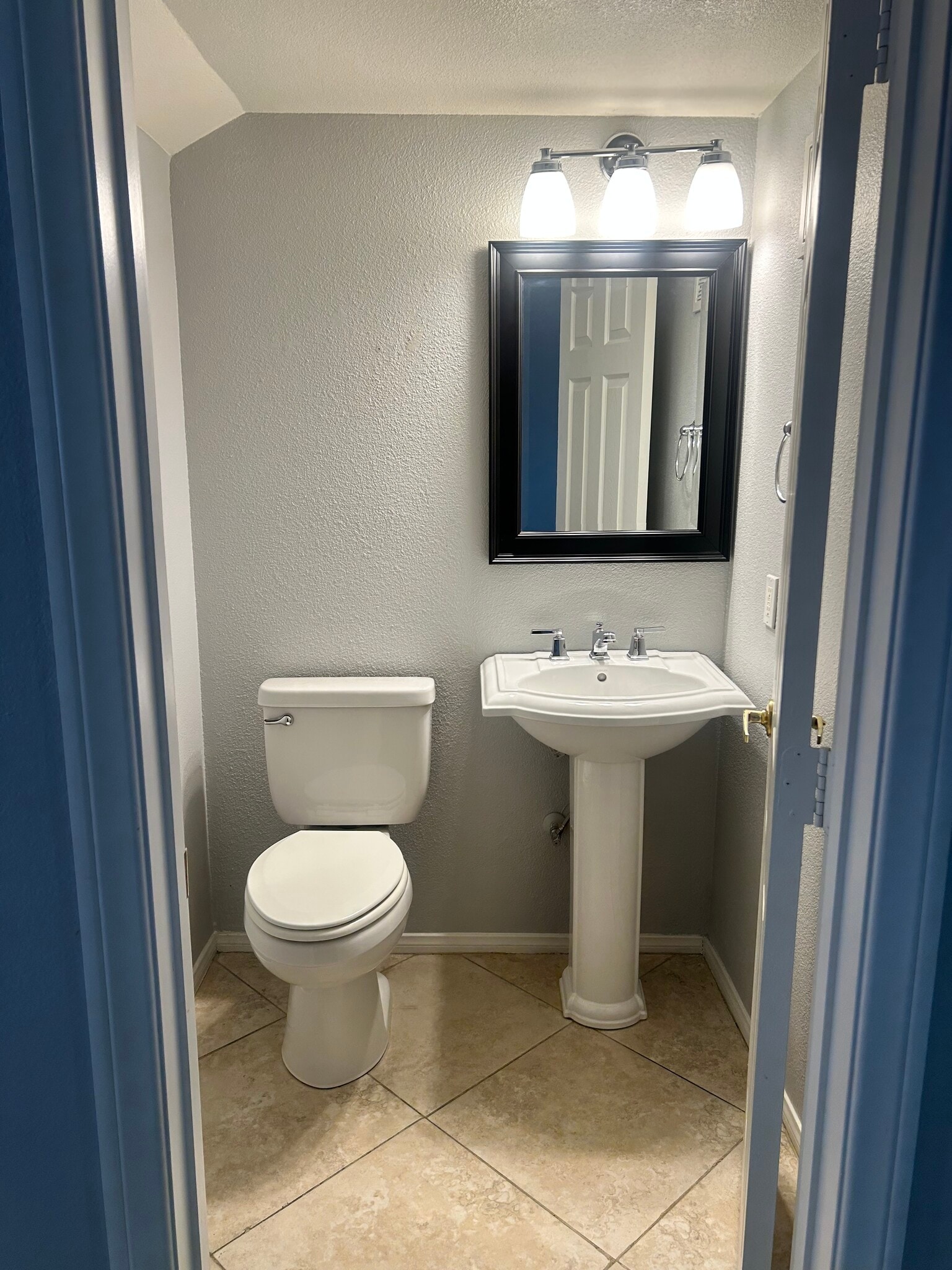 Building Photo - 85 Falcon Feather Way