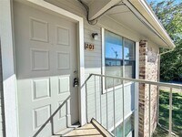 Building Photo - 2526 W Prairie St