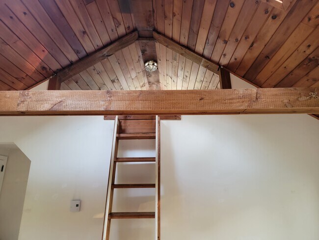 Building Photo - 103 Shore Dr