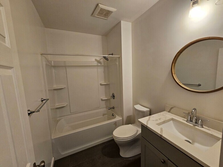 Building Photo - 94-96-96 Edwards St