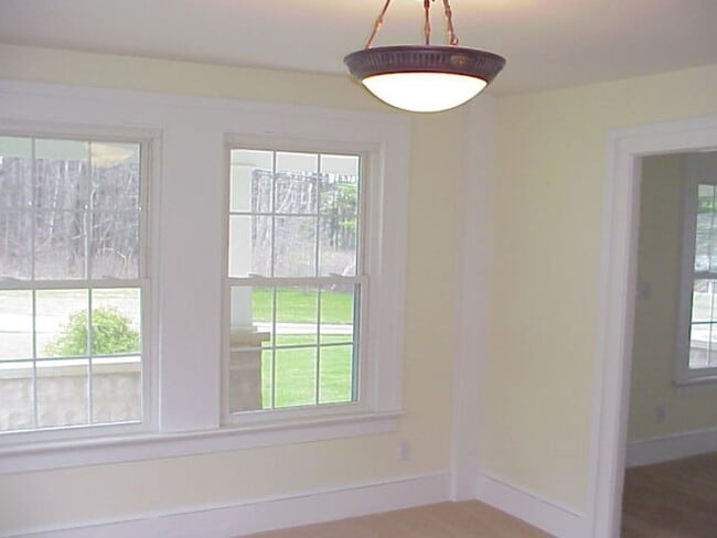 Building Photo - Scenic view home